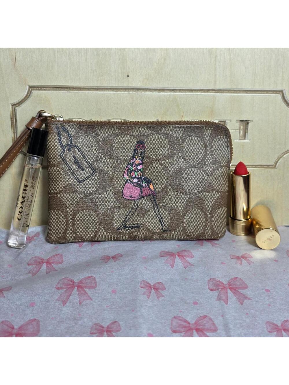 Coach Limited Edition Bonnie Cashin Illustration Corner Zip Wristlet
